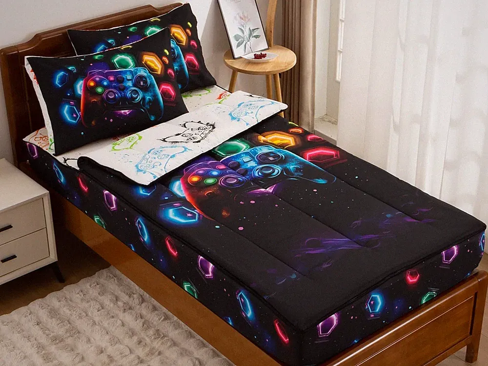 Gamer Zipper Bedding Set for Kids - Twin Space Comforter & Fitted Sheet, Black